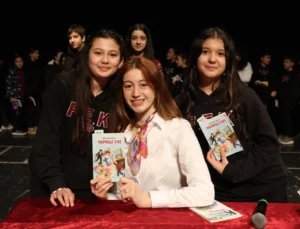 Nilüferli Öğrenciler Yazar Melis Sena Yılmaz Ile Buluştu