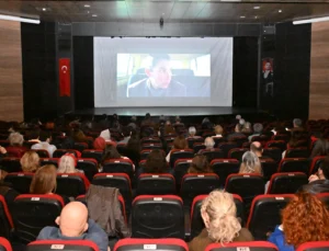 Ödüllere Doymayan “Tavşan İmparatorluğu” Izleyiciyle Buluştu