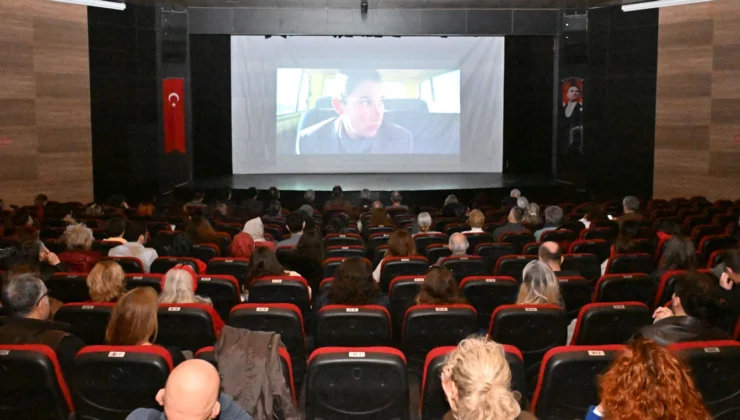 Ödüllere Doymayan “Tavşan İmparatorluğu” Izleyiciyle Buluştu