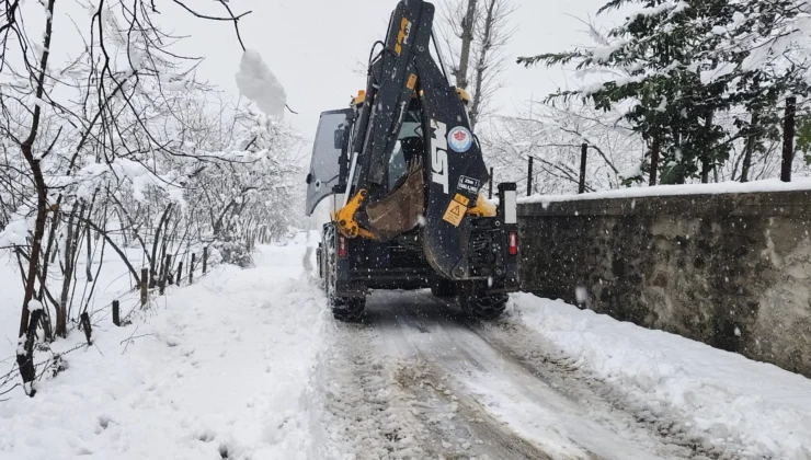 Trabzon'Da Büyükşehir Ekipleri Kar Yağışına Karşı Sahada