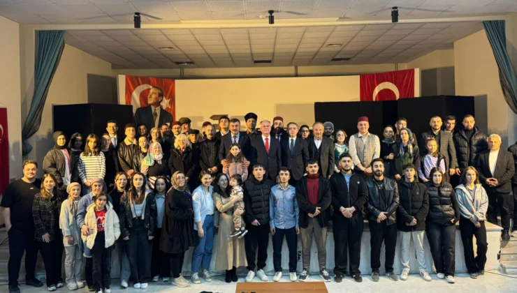 Trabzon’da “Muhacirlik” Oyunu Büyük Ilgi Gördü