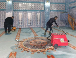 Uzunköprü'De Camiler Ramazan Öncesi Temizlendi