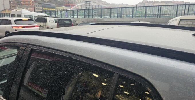 Zonguldak güne çamurla uyandı: Araçlar tanınmaz hale geldi