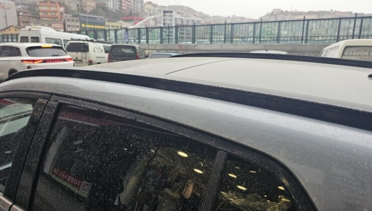 Zonguldak güne çamurla uyandı: Araçlar tanınmaz hale geldi