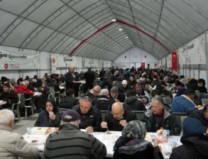 450 Bin Kişi Iftar Sofrasında Buluştu