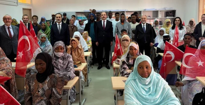 Afrikalı Öğrenciler Uclg Başkanı Altay’ı Coşkuyla Karşıladı