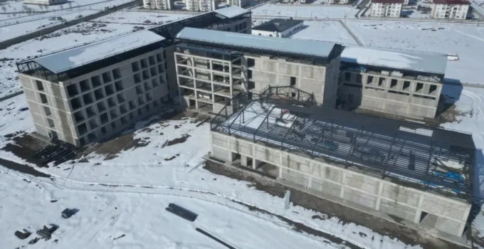 Ağrı’da Kadın Doğum Ve Çocuk Hastanesi'Nde Sona Doğru