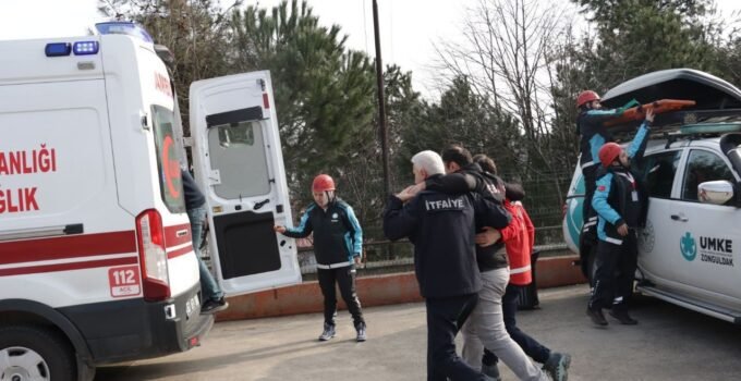 Anadolu Lisesi’nde deprem tatbikatı