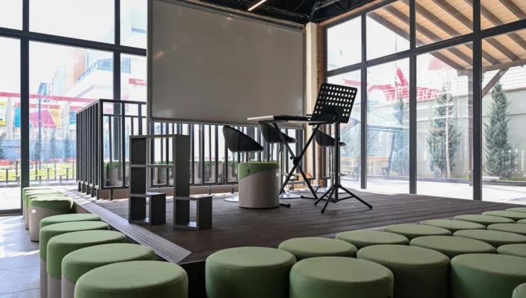 Ankara'Da Gençlere Ve Müziğe Tam Destek