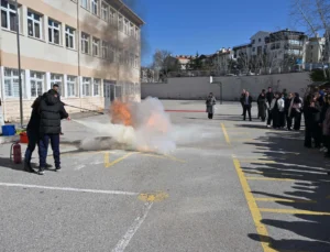 Ankara’da Öğrencilere Afet Ve Yangın Eğitimi