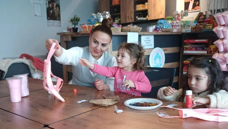 Anne Kafe’de bayram feneri yapımı etkinliği renkli anlara sahne oldu