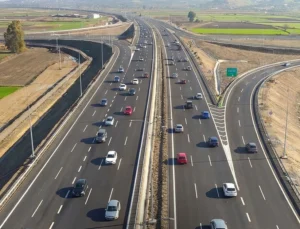Aydın–Denizli Otoyolu’nda Bayram Rekoru… Günlük Araç Geçişi 22 Bini Aştı