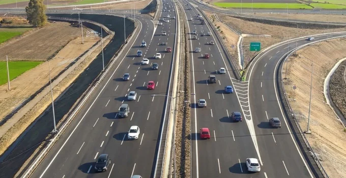 Aydın–Denizli Otoyolu’nda Bayram Rekoru… Günlük Araç Geçişi 22 Bini Aştı