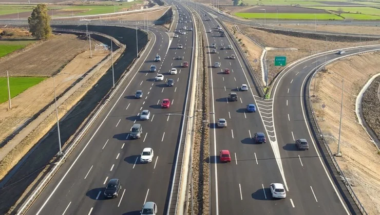 Aydın–Denizli Otoyolu’nda Bayram Rekoru… Günlük Araç Geçişi 22 Bini Aştı