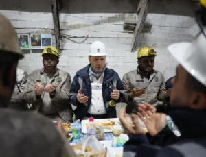 Bakan Bayraktar, -630 Metre Kotta Madencilerle İftar Yaptı: Çalışmayı En Kısa Zamanda Normale Döndürecek Tedbirleri Alıyoruz