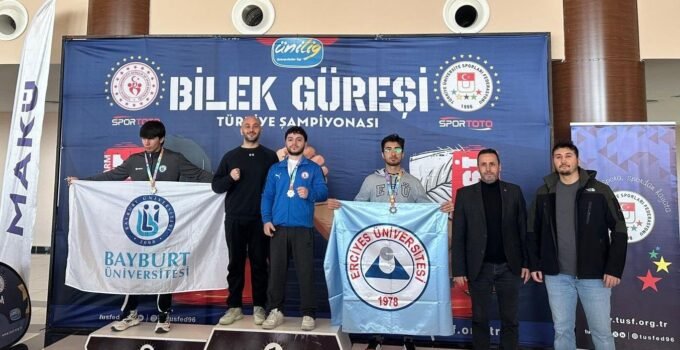 BEUN’lu Dünya Şampiyonu İsmail Hacı Bekar’dan çifte altın madalya