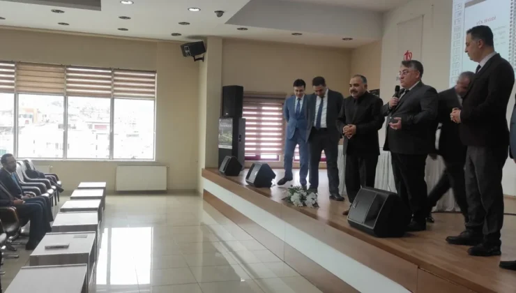 BEUN Rektörü Özölçer, hacı adayları için düzenlenen eğitim seminerine katıldı