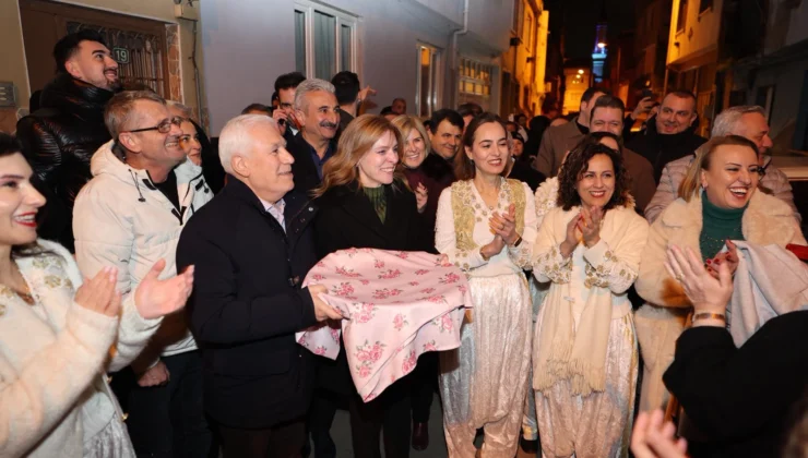 Bursa'Da Başkan Bozbey Sahurda Arnavut Böreği Ve Tatlı Topladı