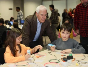 Bursa'Da Gençler Bilimle Buluştu