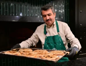 Bursa Yıldırım'Da Başkan Yılmaz Önce Pişirdi, Sonra Ikram Etti