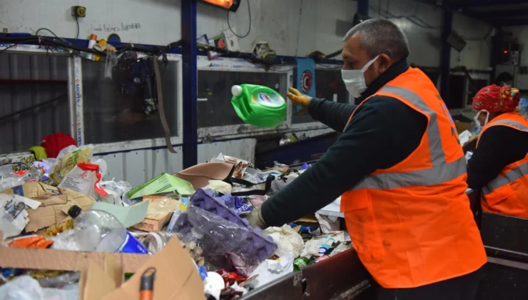 Bursa Yıldırım'Da Geri Dönüşüm Her Ay 5 Bin Ağacı Kurtarıyor