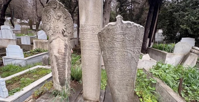 Cezayirli Gazi Hasan Paşa’ya Vefa… Kabristanlık Yenileniyor, Müze Gemi Projesi Tamamlanıyor