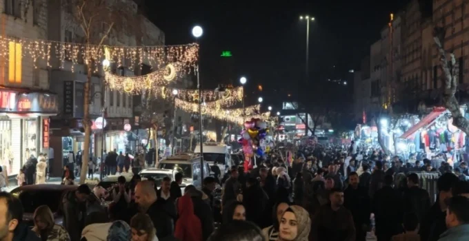 Divanyolu Işıl Işıl Parlıyor