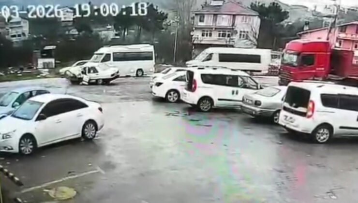 Ereğli’de işçi servisi ile otomobil çarpıştı: 1’i ağır 6 kişi yaralandı