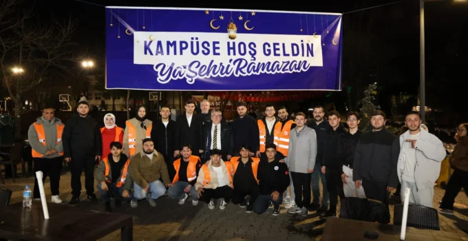 Farabi Kampüsünde Ramazan Coşkusu: Rektör Özölçer Öğrencilerle İftar Sofrasında Buluştu