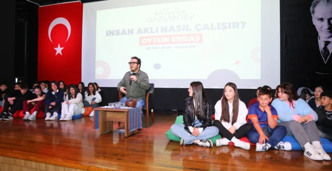 Gaziantep’te “İnsan Aklının Sırları” Söyleşisi Yoğun Ilgi Gördü