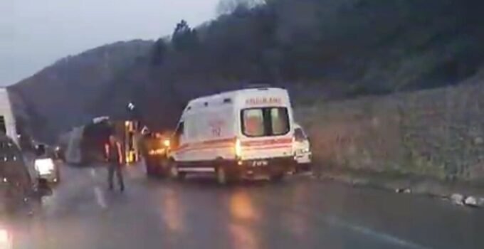 GMİS Genel Başkanı Hakan Yeşil zincirleme kazaya karıştı