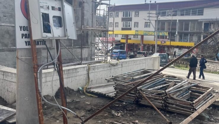 İnşaattan Düşen İşçi Hayatını Kaybetti