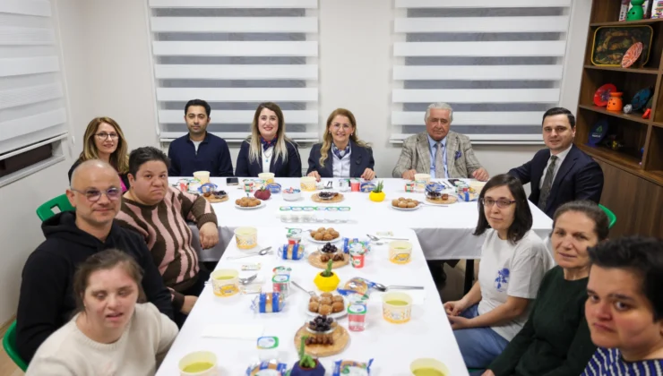 İstanbul'Da Engelsiz Yaşamevi’nde Iftar Buluşması