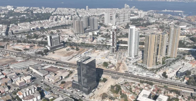İzmir'De Dev Ulaşım Projeleri Tamamlanıyor