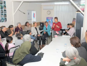 İzmir'De Dişhekimleri Diş Sağlığının Önemine Dikkat Çekti