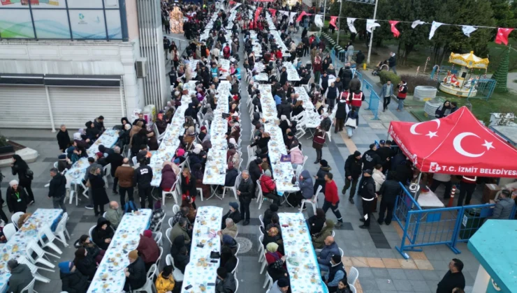 İzmit’te Binlerce Kişilik Iftar