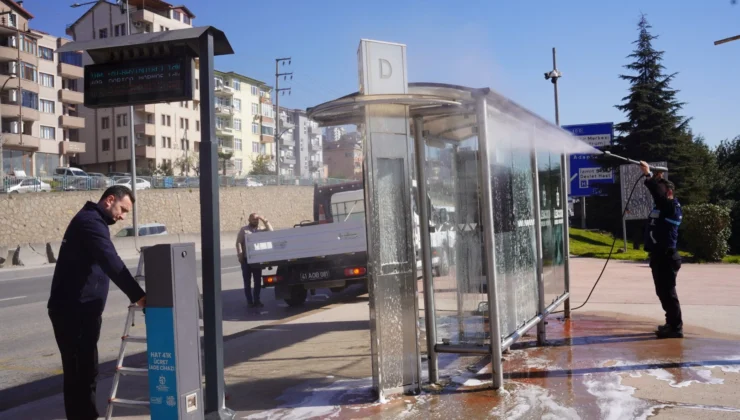 Kocaeli’de 4 Bin 303 Durak Hijyenik Hale Getiriliyor