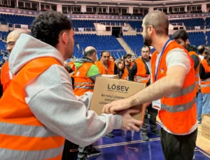 Lösev’den Türkiye Genelinde Ramazan’da Binlerce Gıda Paketi