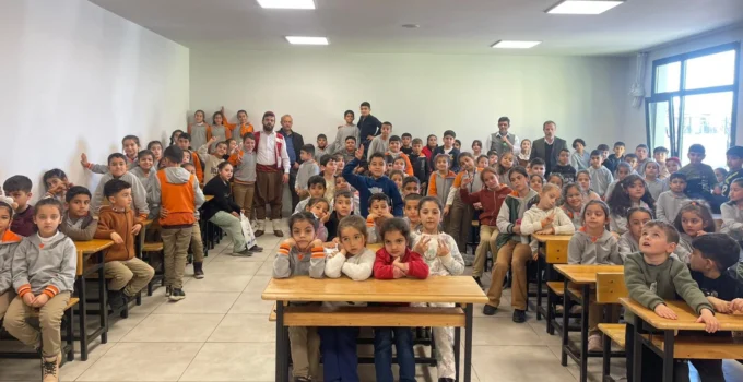 Malatya’da Şehir Tiyatro Ekibi Öğrencilerle Buluştu