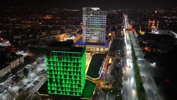 Manisa Büyükşehir’den Tıp Bayramı’na Özel Işıklandırma