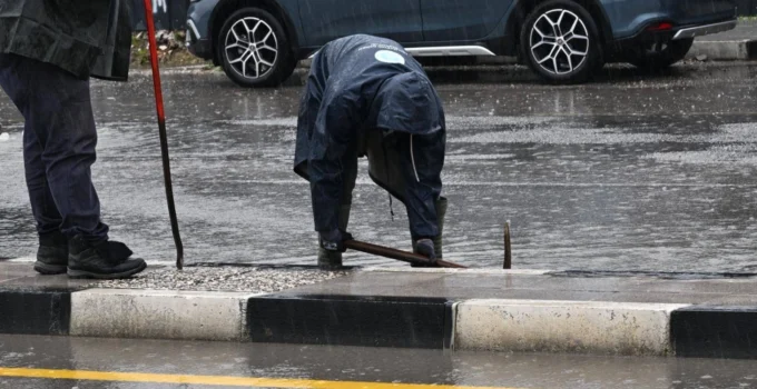 Manisa Sağanak Yağışa Karşı Seferber