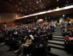 Tiyatro Tutkunları Beylikdüzü’nde Buluşuyor