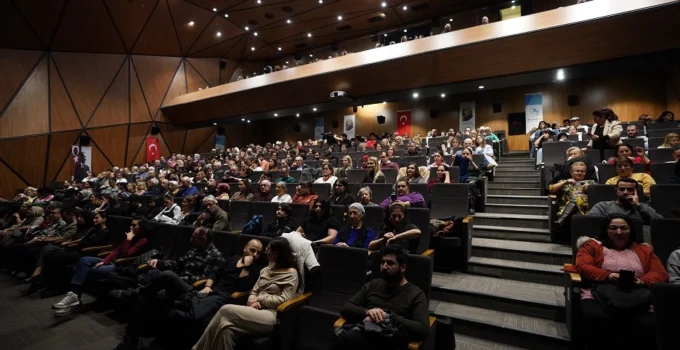 Tiyatro Tutkunları Beylikdüzü’nde Buluşuyor
