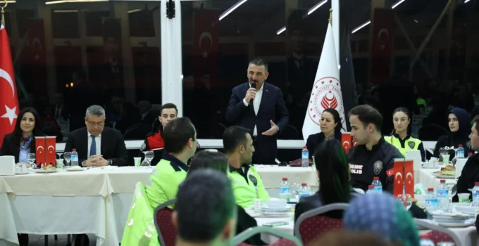 Vali Hacıbektaşoğlu, emniyet mensuplarıyla iftar sofrasında buluştu