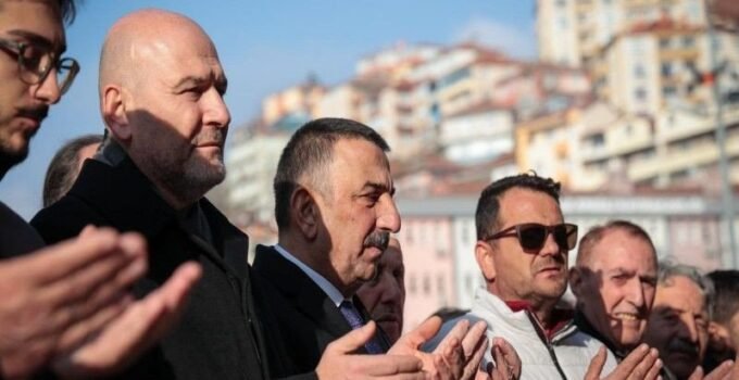 Vali Osman Hacıbektaşoğlu, Ömer Danışmaz için düzenlenen cenaze merasimine katıldı