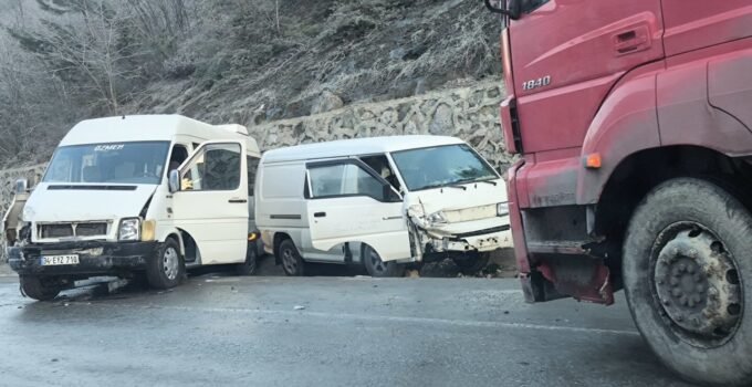 Zonguldak-Ankara yolunda buz tuzağı: Peş peşe kazalar meydana geldi