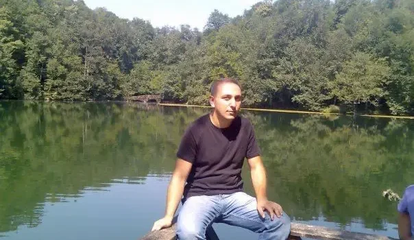 Arkadaşını kurtarmak isterken hayatını kaybetti