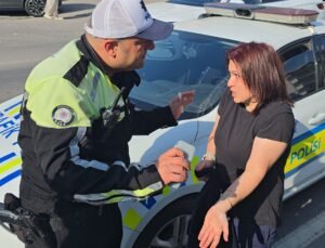 112 sağlık personelinin kullandığı araç öğrenciye çarptı: 1 yaralı