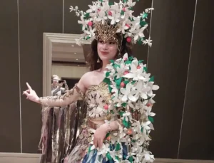 Adana’da Uzunköprü Rüzgarı… Moda Tasarımcısı Güzin Vardar Türkiye Birincisi Oldu