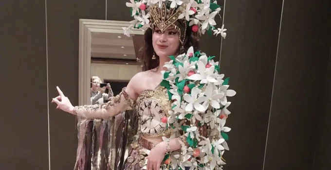 Adana’da Uzunköprü Rüzgarı… Moda Tasarımcısı Güzin Vardar Türkiye Birincisi Oldu